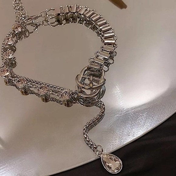 WHITE GOLD PLATED BUCKLE PUNK CHAIN RHINESTONE DROP CHOKER NECKLACE - Picture 2 of 9